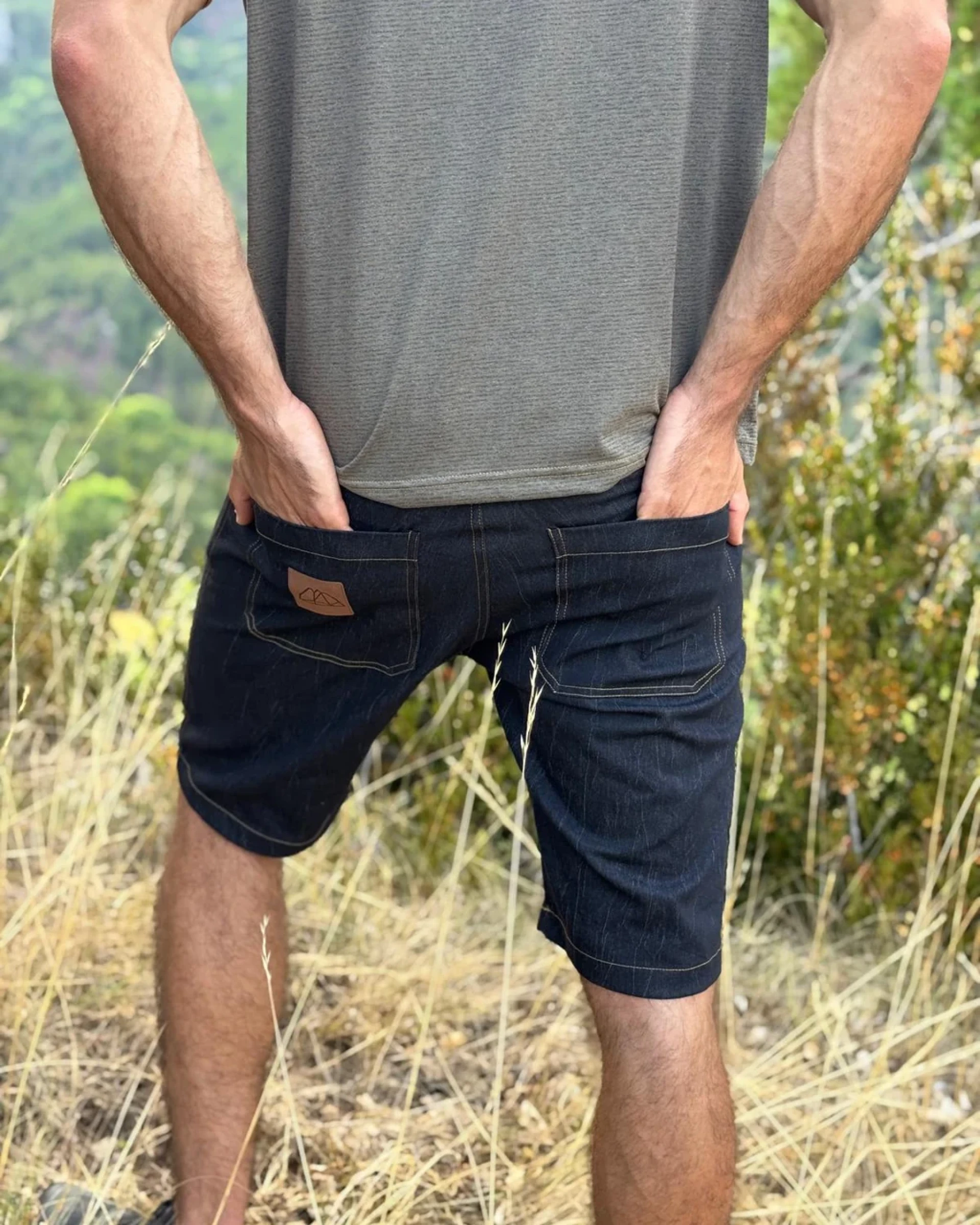 Pantalo curt tarter fosc