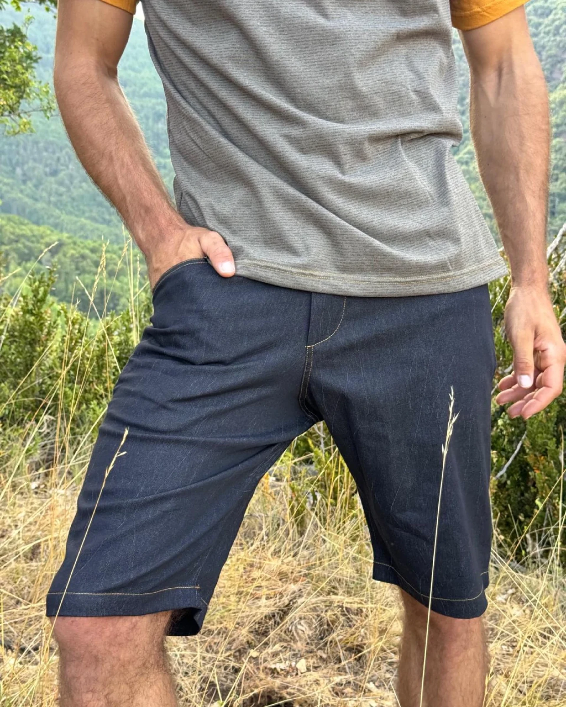 Pantalo curt tarter fosc